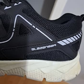 Slazenger Ayakkabının Altının Yarılması