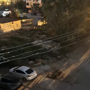 Toroslar Elektrik Dağıtım Sokak Aydınlatma Direğinin Yanmaması