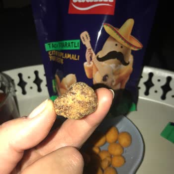 Tadım Taco Baharatlı Çıtır Kaplamalı Yer Fıstığının İçinden Çıkan Şey