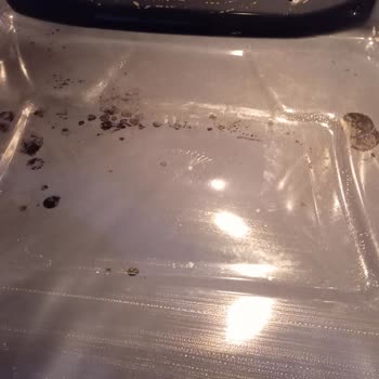 Beko Fırındaki Geçmek Bilmeyen Lekeler