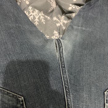 Mavi Kot Pantolon Bacak Arası Yırtıldı