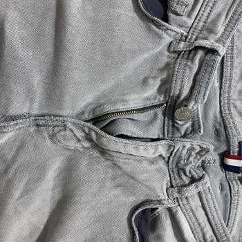 U. S. Polo Assn. Pantolon Yırtığı, Dokuma Hatası