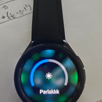 Samsung Galaxy Watch 6 Classic Akıllı Saat Ekranında Siyah Lekeler