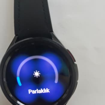 Samsung Galaxy Watch 6 Classic Akıllı Saat Ekranında Siyah Lekeler