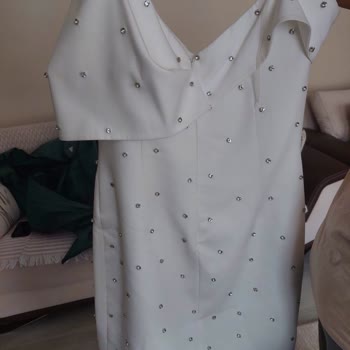 DCEY Kiralık Elbise Gönderimi