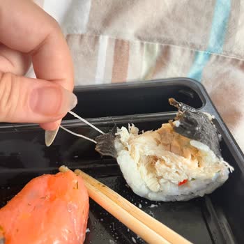 Dardanel Sushi Mix'te Şaşırtan Kılçık!