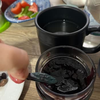 BİM Poltat Reçelden Plastik Parça Çıktı.