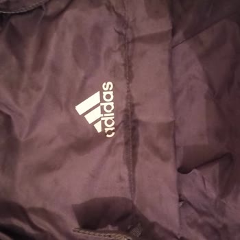INTERSPORT'a Alığım Adidas Markalı Sırt Çantası Leke Ve Logo Silinmesi