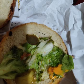 Trendyol Express Hamburger İçinden İp Çıktı