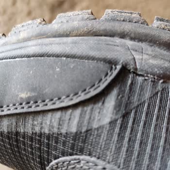 Skechers Ayakkabının Kenarları Açılmış
