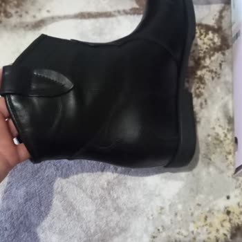 Elle Ayakkabı Ürün Yerine Farklı Bir Ürün Yollama
