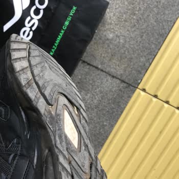 3 Ayda Yırtılan Lescon Ayakkabılar