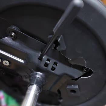 Seduna Mobilya Seduna Sandalye Çatlak Kırık