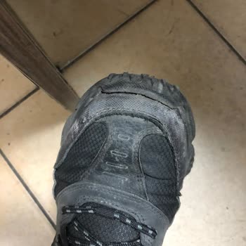 Skechers Botun Ön Kısmında Açılma