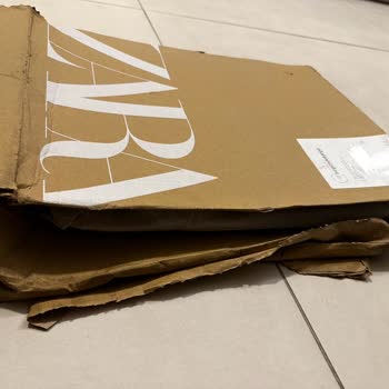 Bir Günde Kargo Firmasının Kargo Teslimatları Hakkında Özensizliği