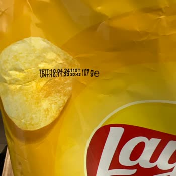 Lays Cips Paket İçerisinde Çıkan Büyük Bir Cisim