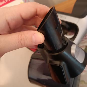 Bosch Unlimited 6 Süpürge Kırılıyor