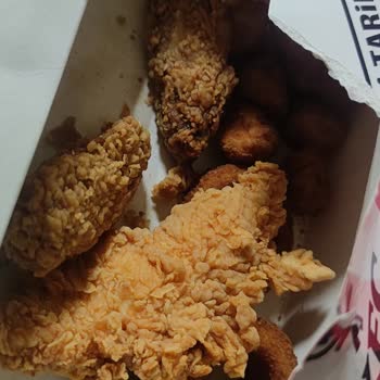 KFC Siparişim Kıllı Ve Tüylü Geldi