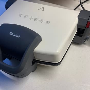 Homend Tost Makinesinin Alt-üst Tablaları Isınınca Yerinden Çıkıyor.