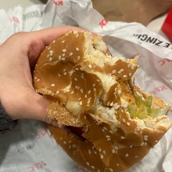 KFC İlgisiz Kötü Bir İşletme