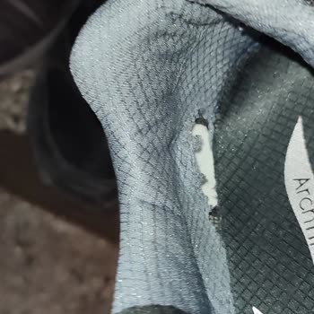 Linings at the Back Heel of the Skechers Arch Fit Renger Sports Shoes Are Torn