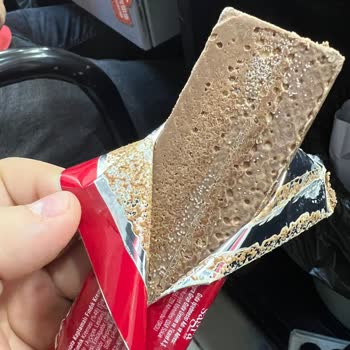 Tadelle Gofret Üstünde Beyaz Kabarcık Çıkması