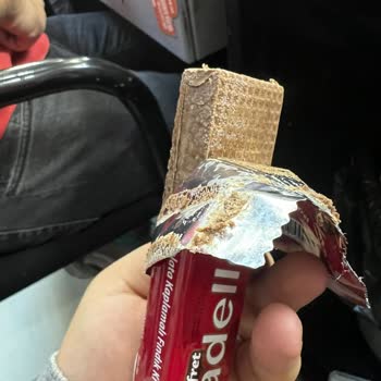 Tadelle Gofret Üstünde Beyaz Kabarcık Çıkması