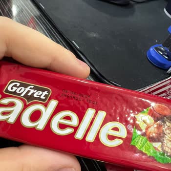 Tadelle Gofret Üstünde Beyaz Kabarcık Çıkması