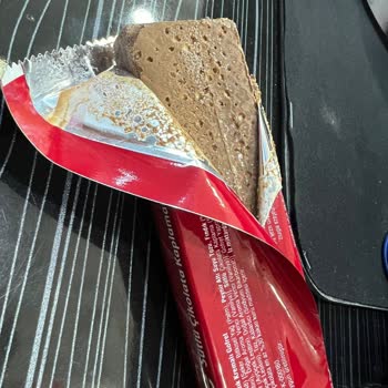 Tadelle Gofret Üstünde Beyaz Kabarcık Çıkması