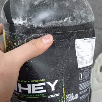 Trendyol Protein Tozu Ve Özensiz Dökülmüş Kargo Paketlemesi