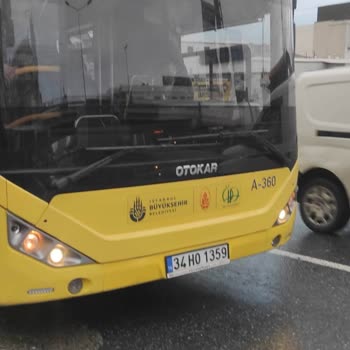 İBB - İstanbul Büyükşehir Belediyesi Yayaya Yol Vermeme Ve Küfür Etme