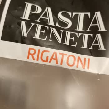 BİM Pasta Veneta Makarna İçinden 40 Cm Kıl Çıktı