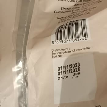 BİM Pasta Veneta Makarna İçinden 40 Cm Kıl Çıktı