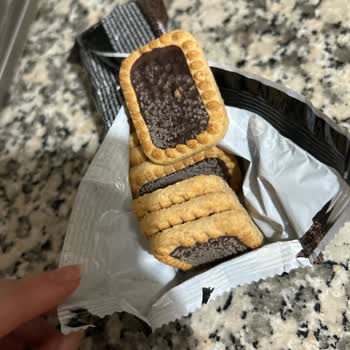 Eti Gıda Bozuk Çikolatalı Bisküvi Şikayeti