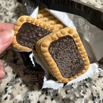 Eti Gıda Bozuk Çikolatalı Bisküvi Şikayeti