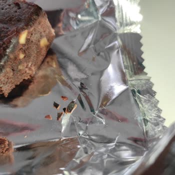 Eti Gıda Harika Fındık Kabuklarıyla Enfes Eti Browni!