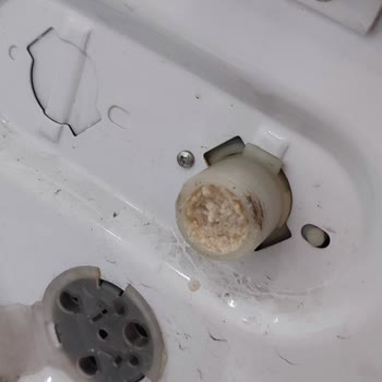 Konya Büyükşehir Belediyesi Koskiyi Su Arızası İçin Aradık Ama 4 Gün Oldu İlgilenmiyorlar