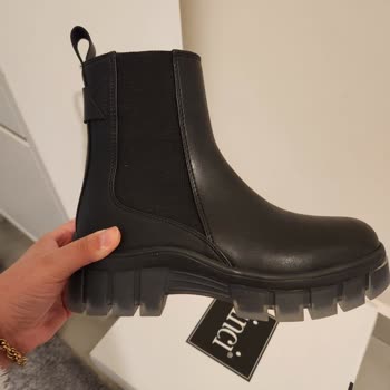 FLO Ayakkabı FLO "İnci" Marka Bot Aşırı Kayıyor