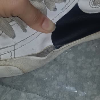 Nike ... Sorunlu Ayakkabı...