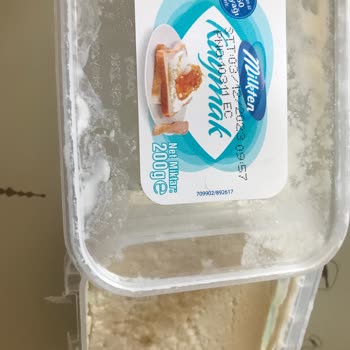 A101 Küflü Kaymak Satıyor