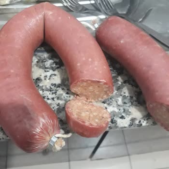 Başyazıcı Sucuk Kokmuş Ve Ekşi