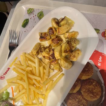 Tavuk Dünyası Personelin Soğuk Tavrı İlgisizliği