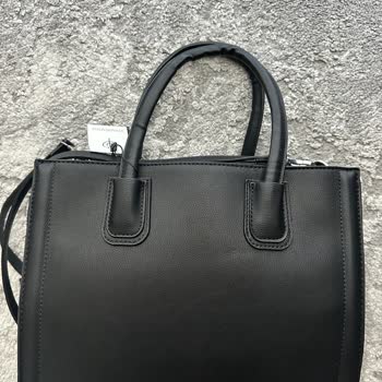 Stradivarius Kusurlu Ürün İlgisiz Müşteri Temsilcisi