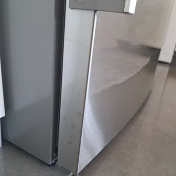 Bosch Gri Dolaplar Pas Yapıyor