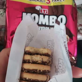 Eti Gıda Eti Kombo Fare Kemirmiş Gibi Isırıklı Çıktı