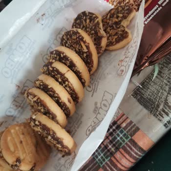 Eti Gıda Eti Kombo Fare Kemirmiş Gibi Isırıklı Çıktı