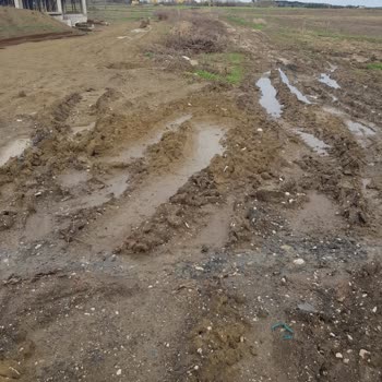 Silivri Belediyesi Çamurlu Yol Düzeltme Talebi