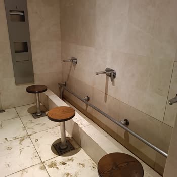 Park Forbes Alışveriş Merkezi Mescit Lavabosunun Ayna Ve Sabunluğu