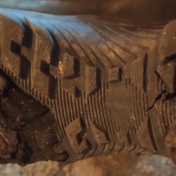 Scooter Ayakkabı Scooter Bot Ta Taban Kendiliğinden Ufalanıyor