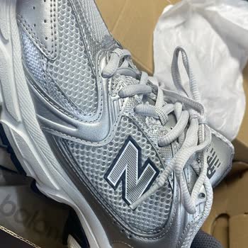 New Balance Gözüken Renkle Gelen Renk Farklı Aynı Diyorlar